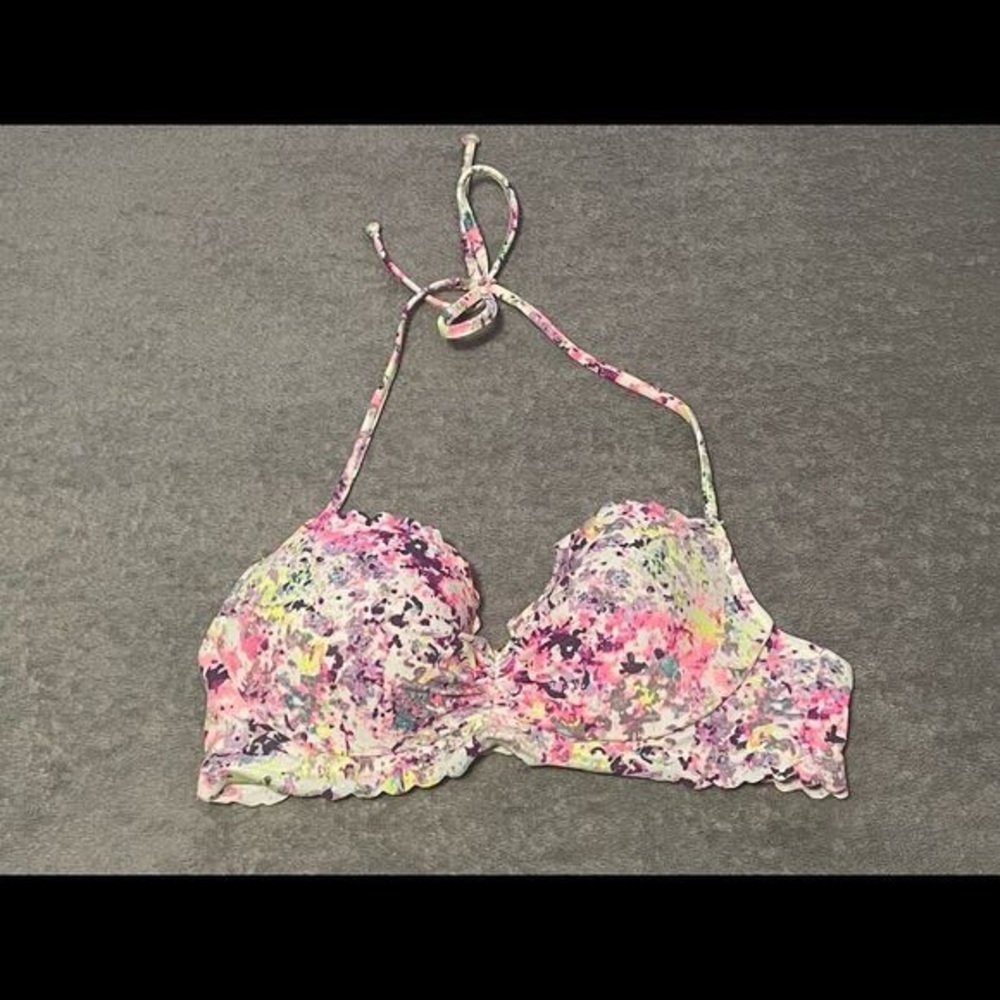 𝅺VICTORIA’S Secret swim floral shimmer bikini top size 32B good condition